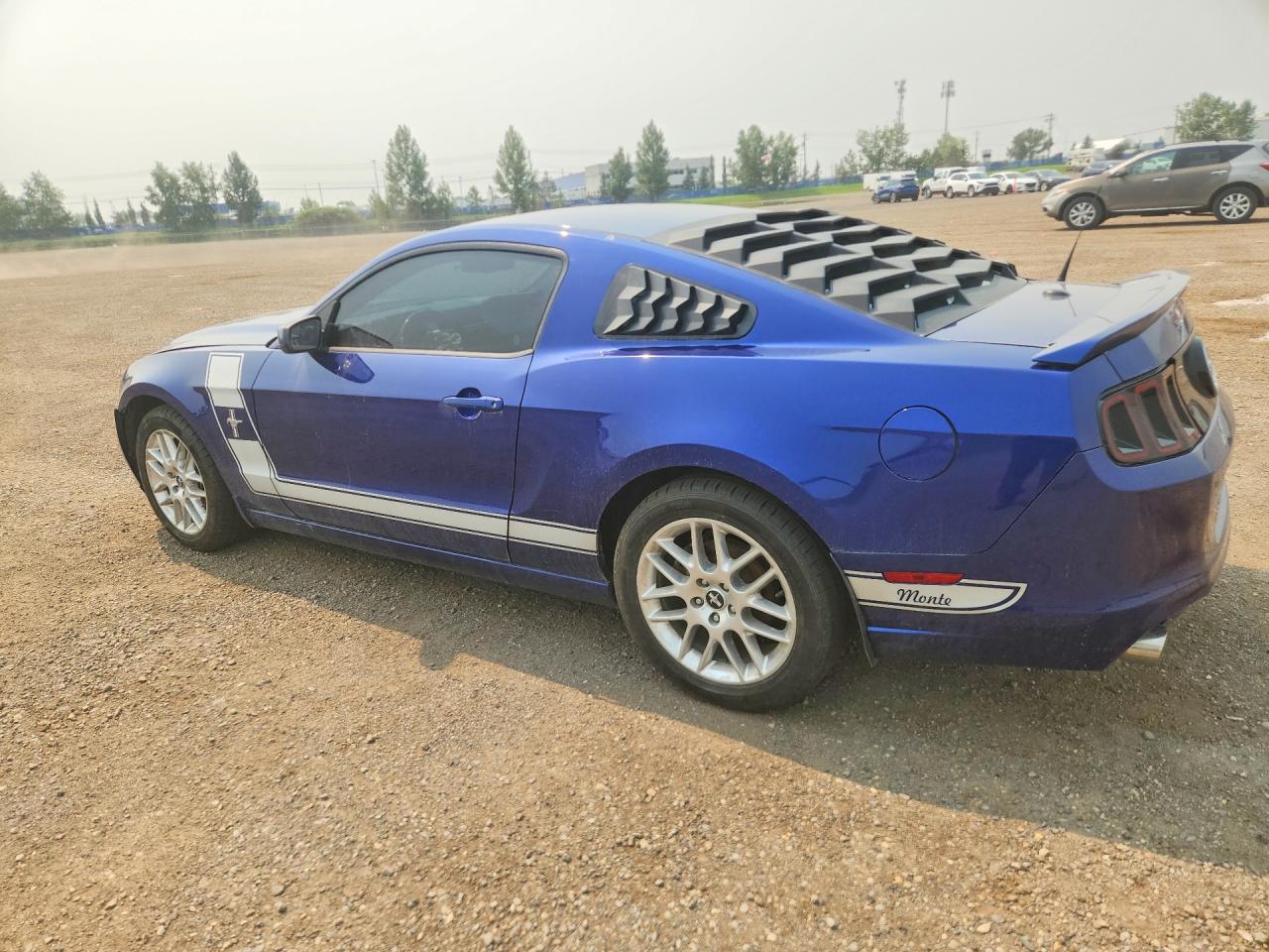 2014 Ford Mustang Синий vin: 1ZVBP8AMXE5317635