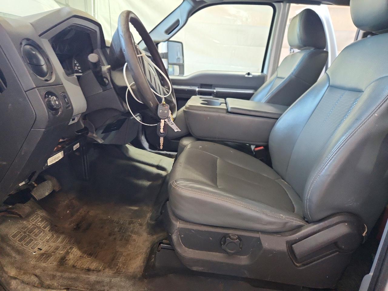 2013 Ford F250 Super Duty White vin: 1FT7X2A61DEB83815