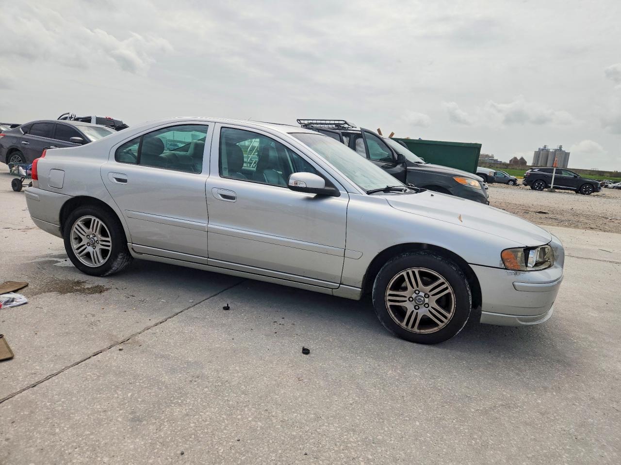 2007 Volvo S60 2.5t Silver vin: YV1RS592372617582