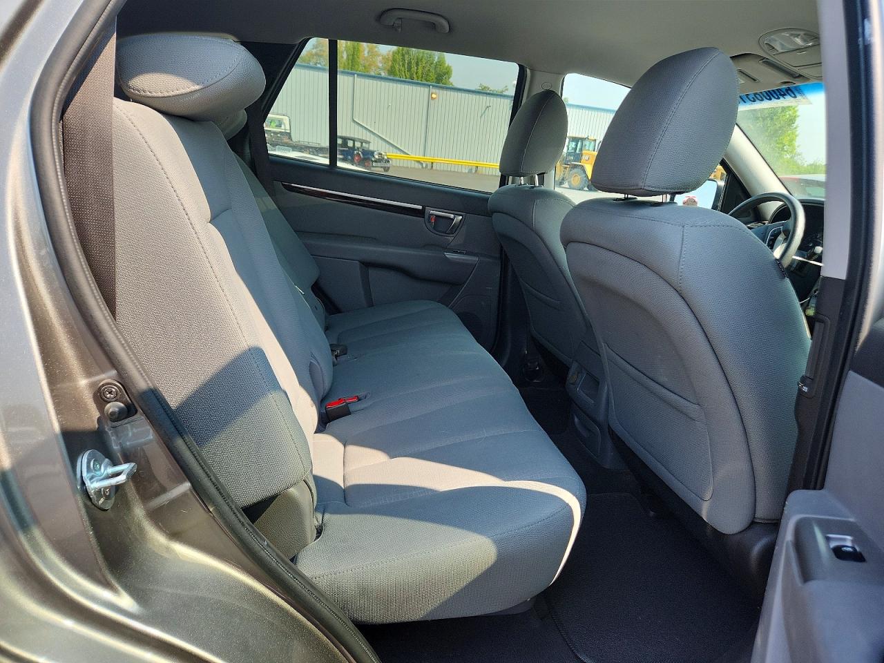 2012 Hyundai Santa Fe Gls Gray vin: 5XYZGDAB8CG154061
