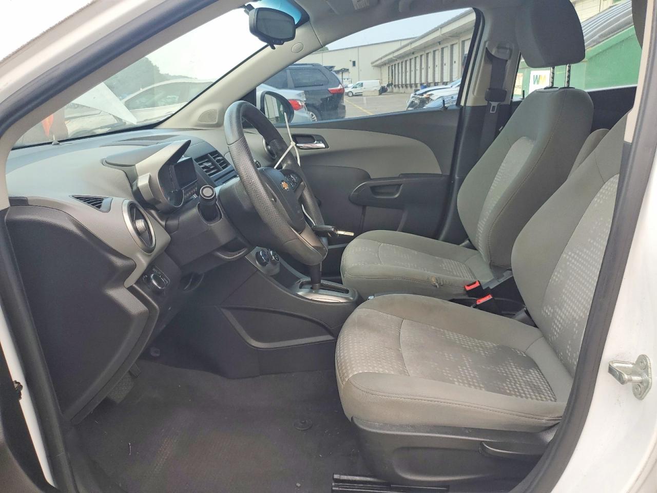 2014 Chevrolet Sonic Ls White vin: 1G1JA6SH9E4195595