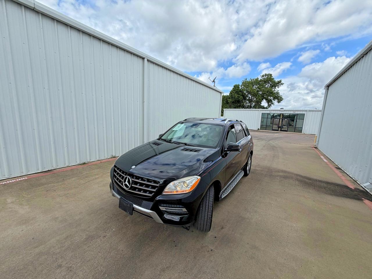 2015 Mercedes-benz Ml 350 4matic Черный vin: 4JGDA5HB7FA582131