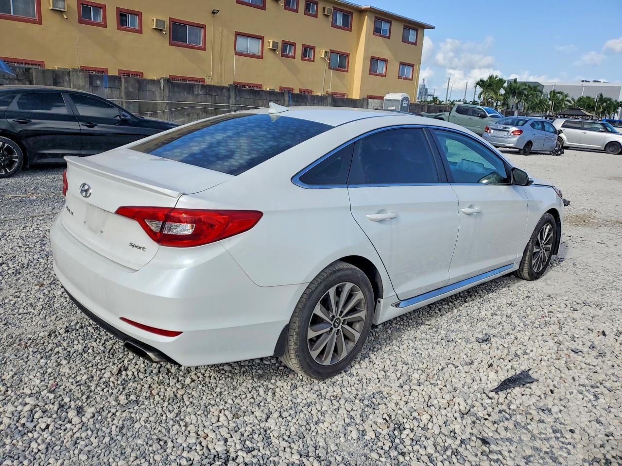 2015 Hyundai Sonata Sport Белый vin: 5NPE34AF6FH062828