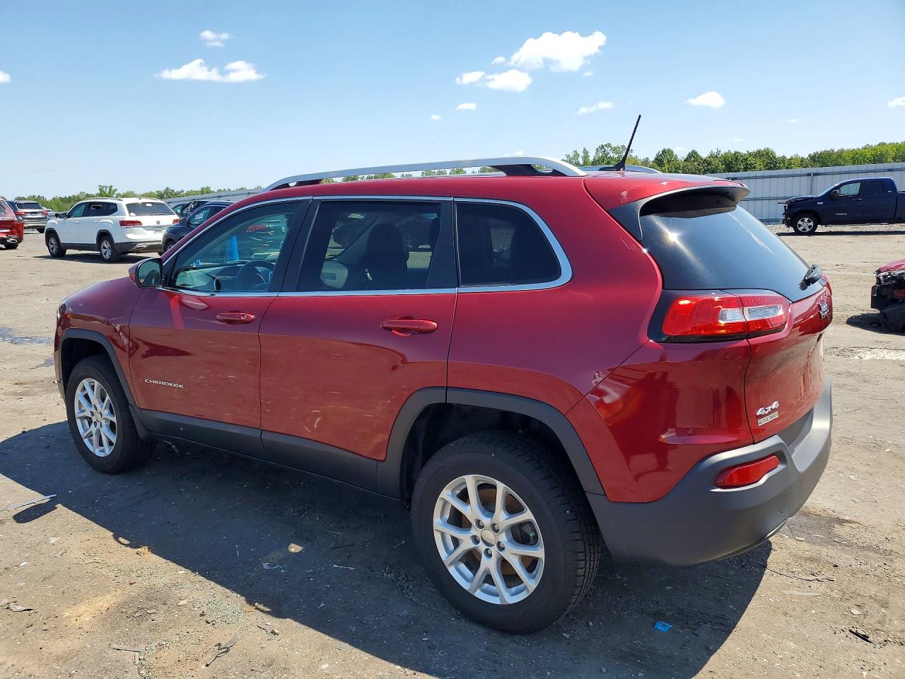 2014 Jeep Cherokee Latitude Red vin: 1C4PJMCS9EW196847
