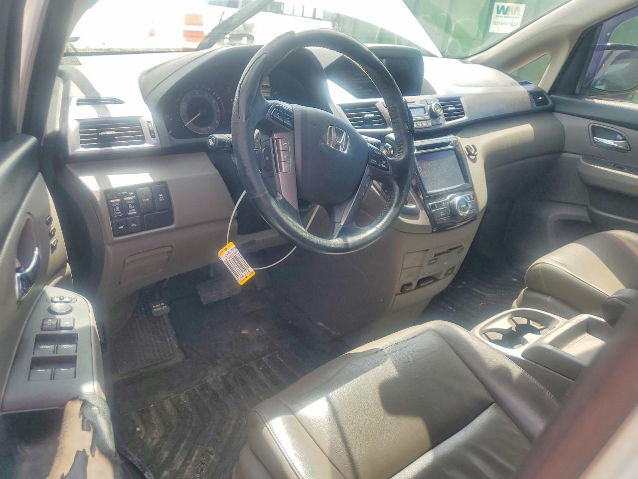2014 Honda Odyssey Touring White vin: 5FNRL5H99EB044876