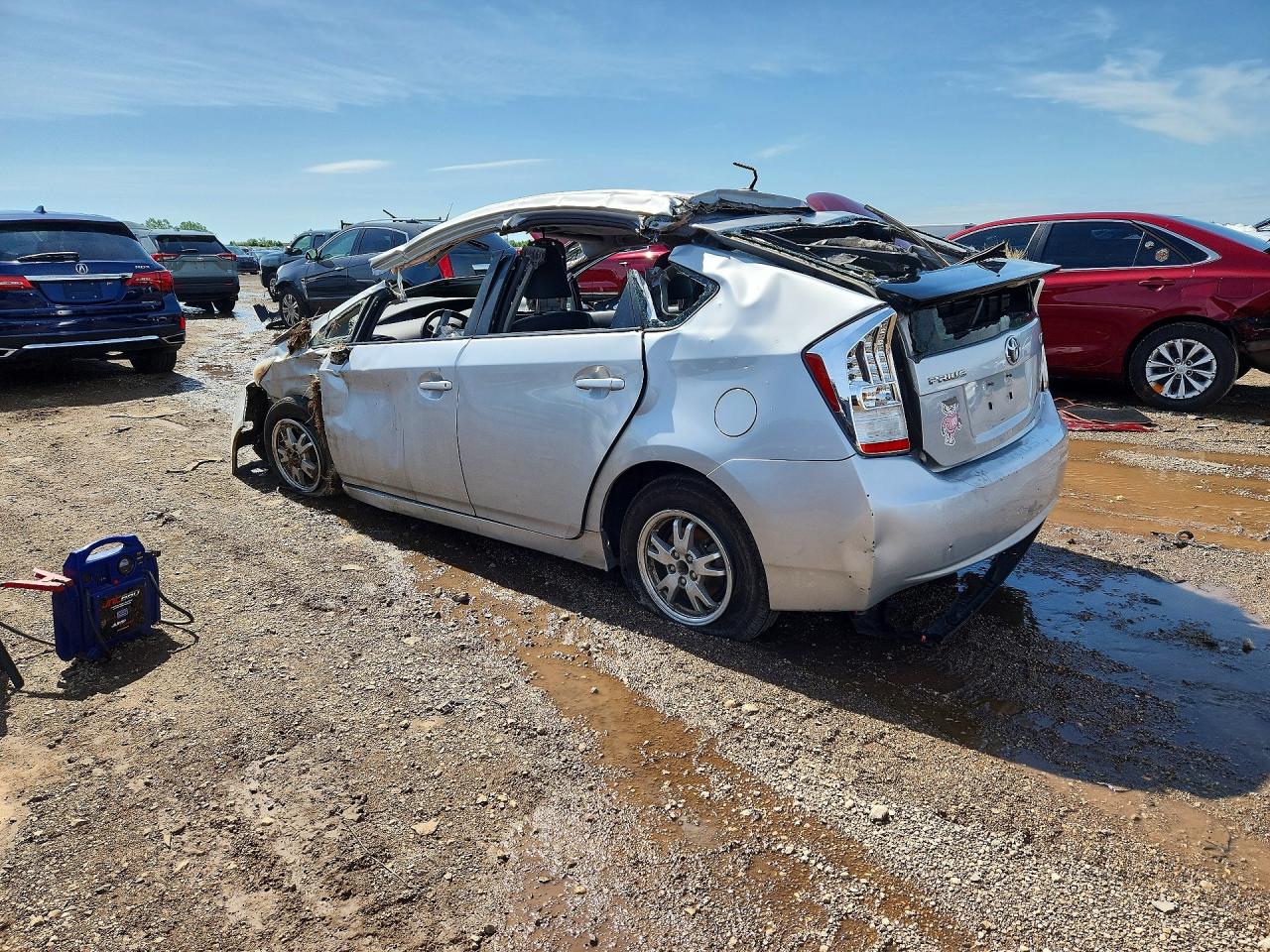 2011 Toyota Prius Two Серебряный vin: JTDKN3DU8B0294257