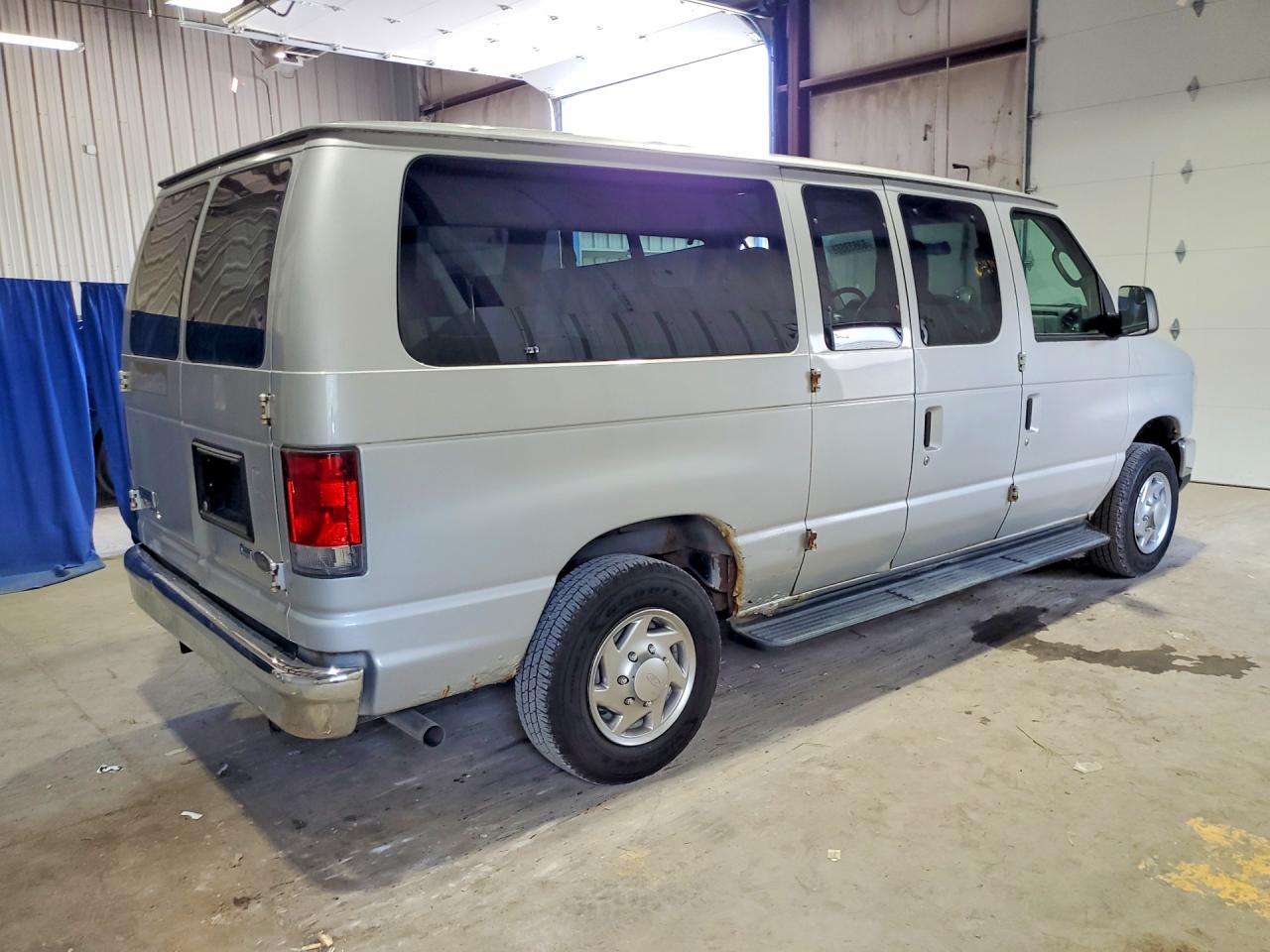 2010 Ford Econoline E150 Wagon Silver vin: 1FMNE1BW7ADA05331