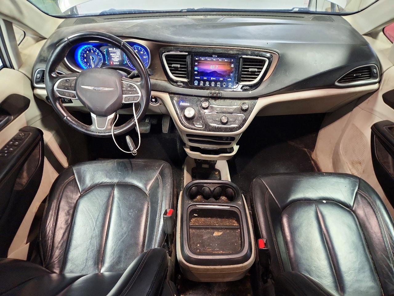 2017 Chrysler Pacifica Touring L Silver vin: 2C4RC1BG3HR539583
