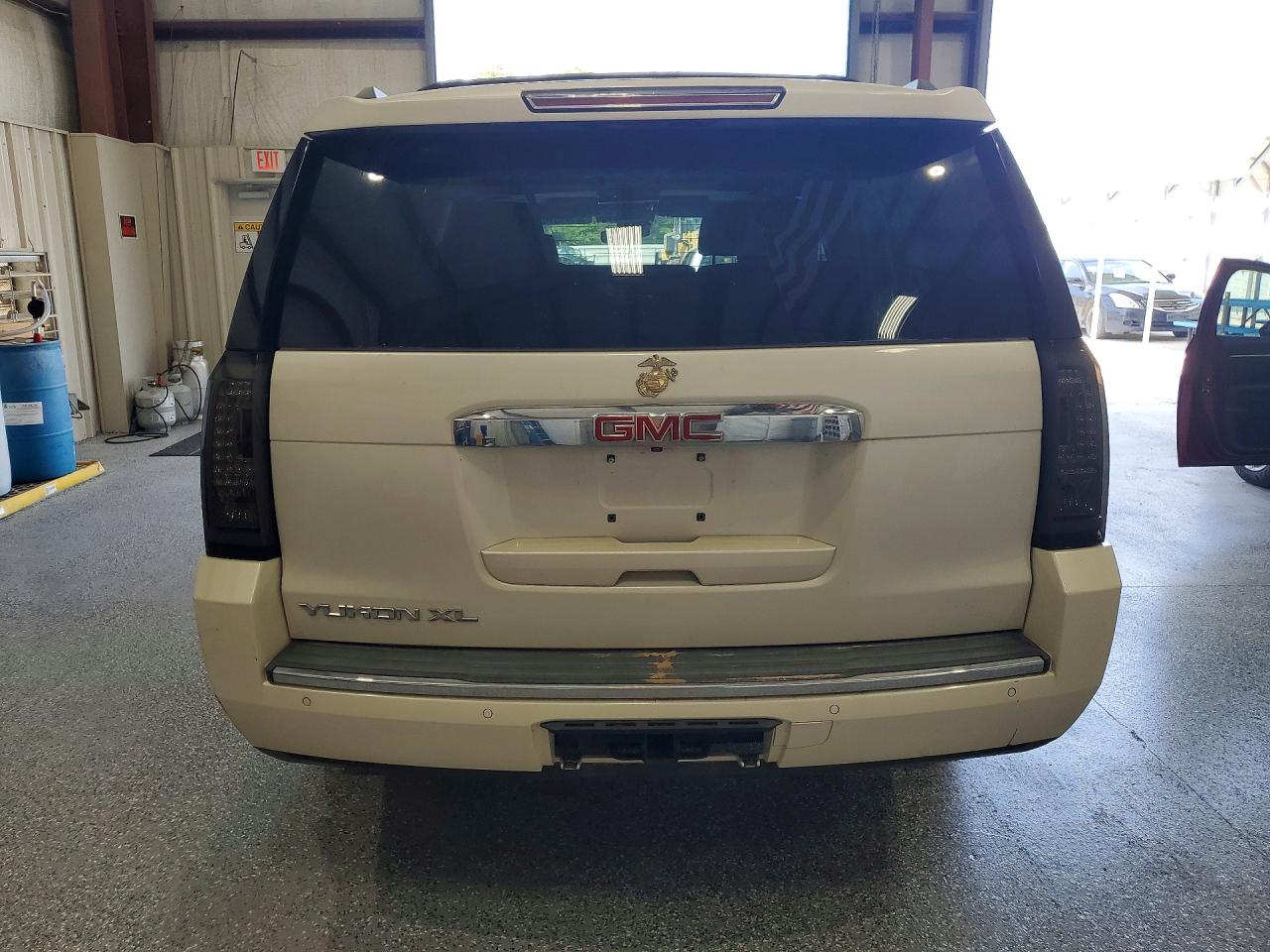 2015 Gmc Yukon Xl Denali White vin: 1GKS2JKJ1FR142994
