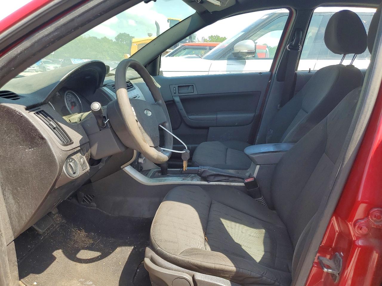 2010 Ford Focus Se Red vin: 1FAHP3FN1AW276341
