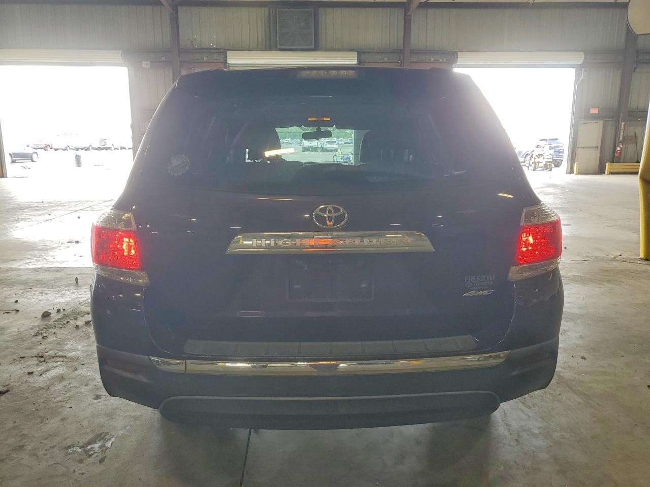 2011 Toyota Highlander Base Темно-бордовый vin: 5TDBK3EH3BS065444