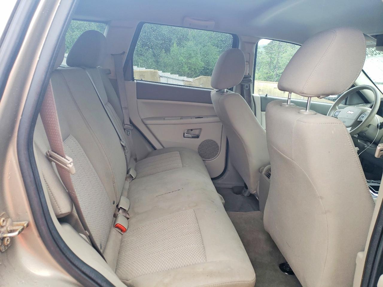 2005 Jeep Grand Cherokee Laredo Желто-коричневый vin: 1J4GR48K55C674937