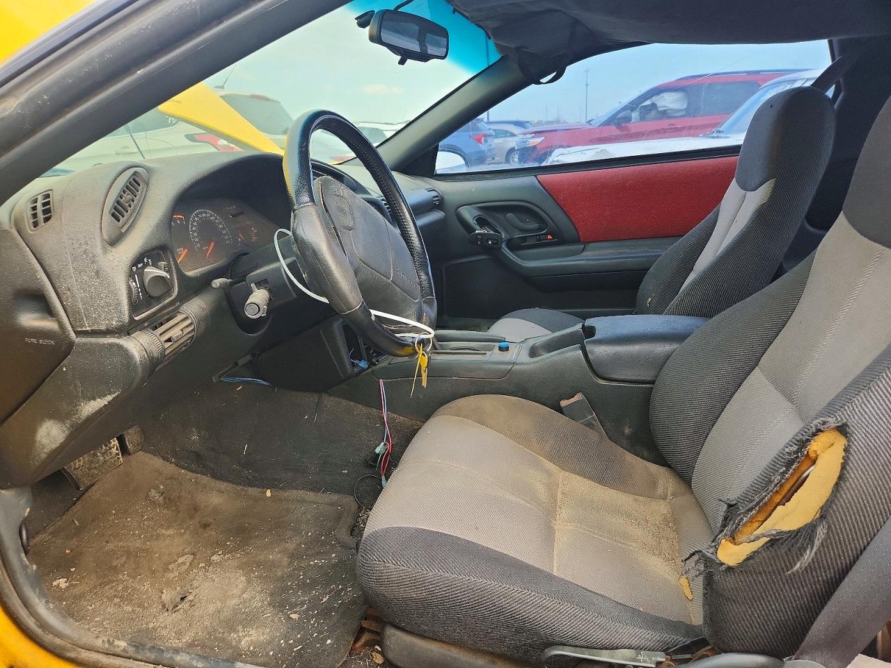 1994 Chevrolet Camaro Z28 Yellow vin: 2G1FP22P5R2148371