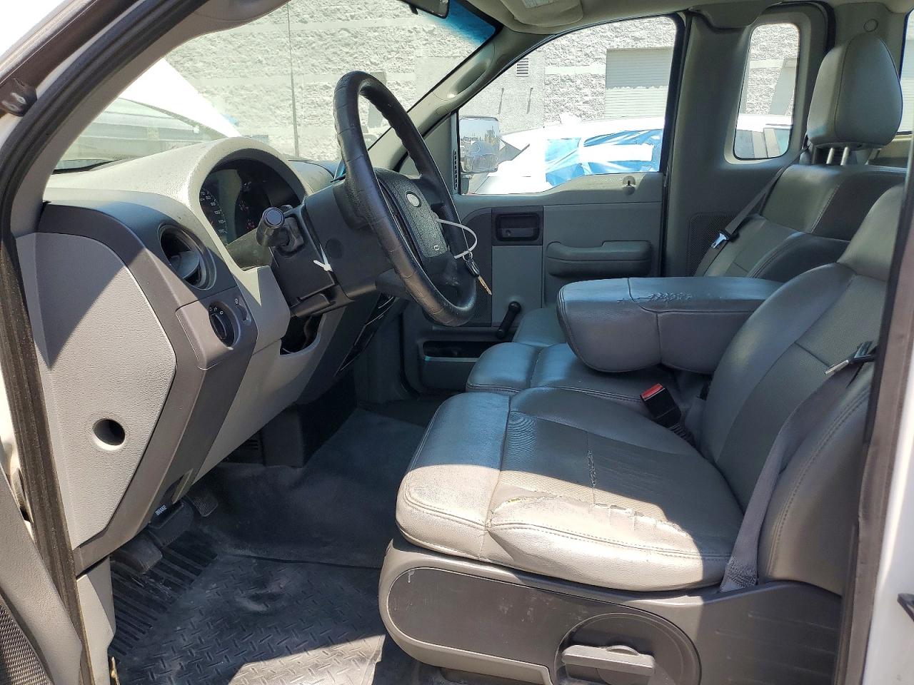 2006 Ford F150 White vin: 1FTRF12216NB72625