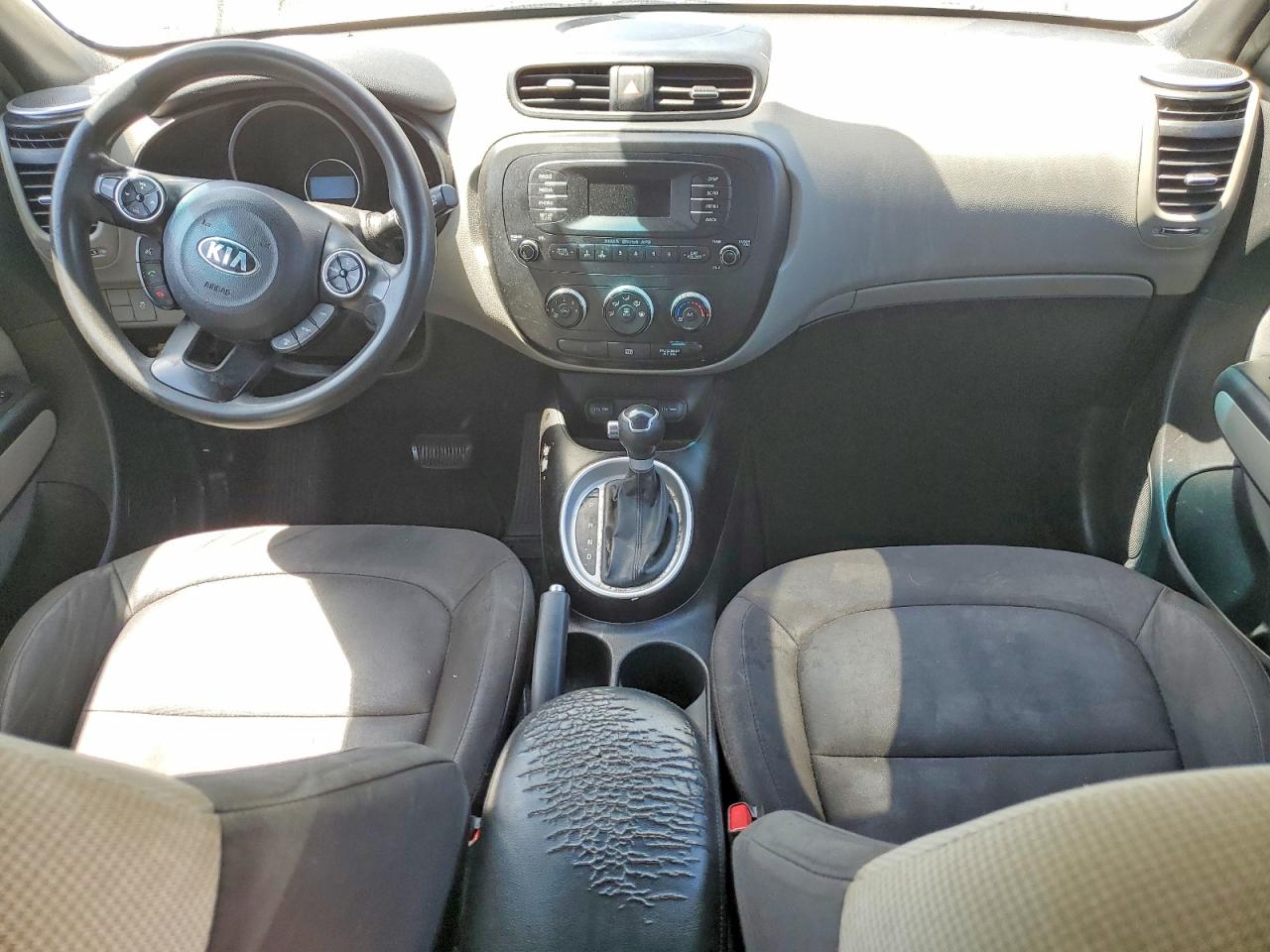 2015 Kia Soul Base White vin: KNDJN2A25F7181971
