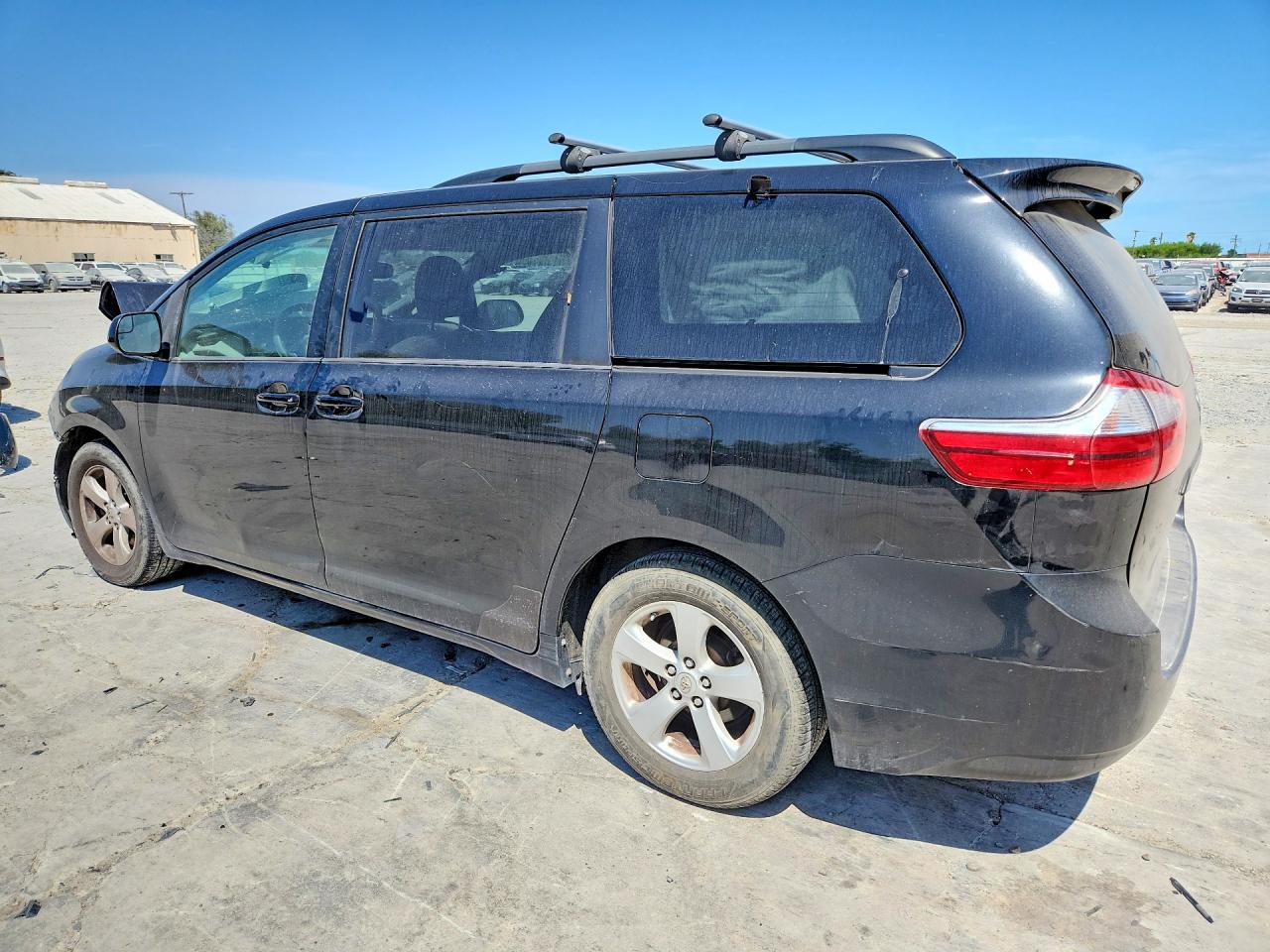 2015 Toyota Sienna Le Черный vin: 5TDKK3DC1FS563217