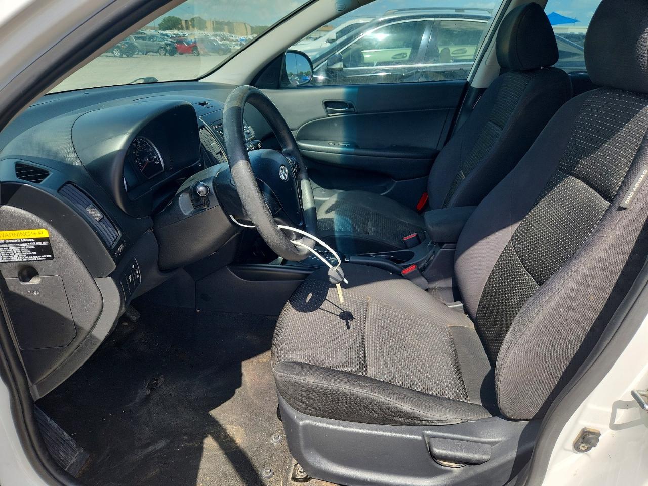 2011 Hyundai Elantra Touring Gls White vin: KMHDB8AE1BU111362