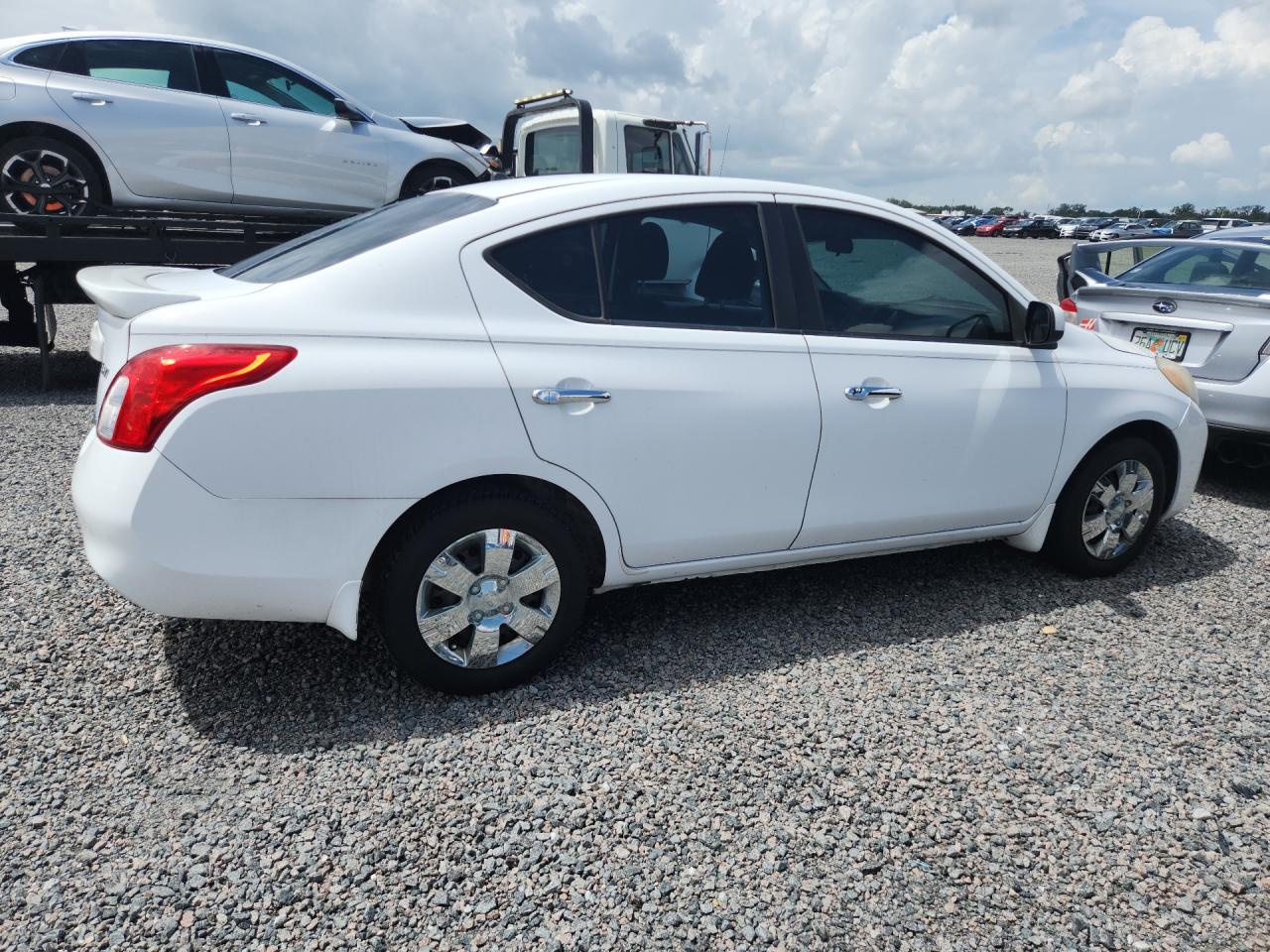 2013 Nissan Versa 1.6 S White vin: 3N1CN7AP8DL853504