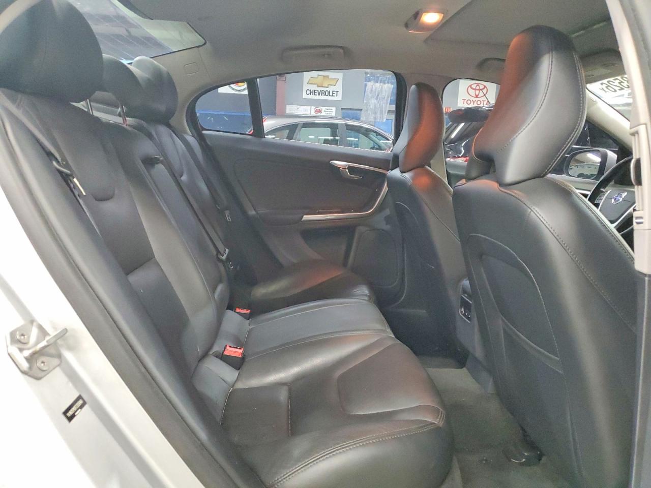 2015 Volvo S60 Platinum Silver vin: YV1612TM3F2355849