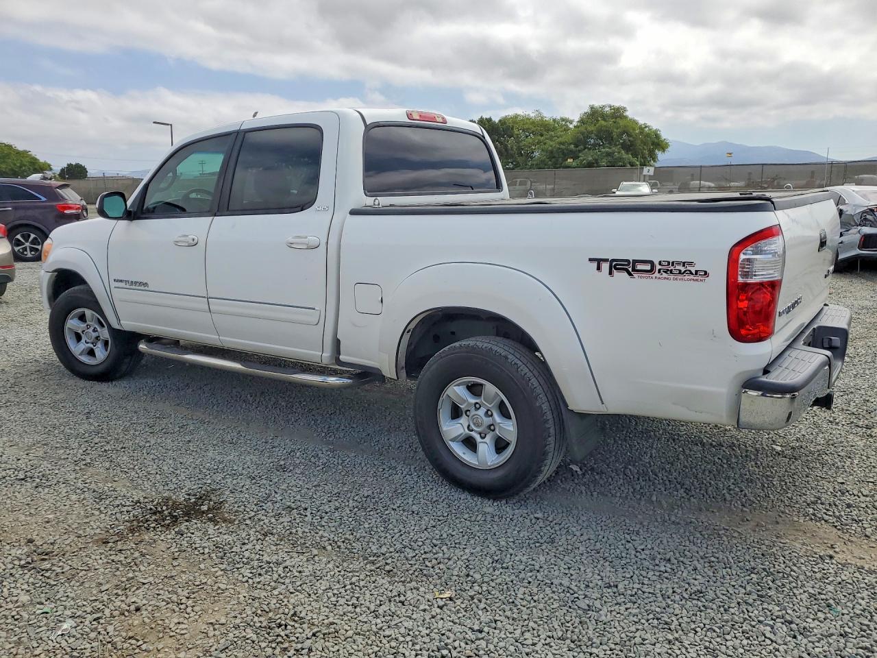 2006 Toyota Tundra Double Cab Sr5 White vin: 5TBDT44156S518932
