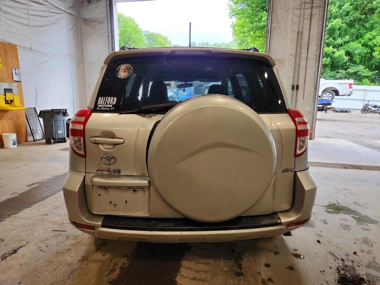 2011 Toyota Rav4 Base Silver vin: 2T3BF4DV3BW106199