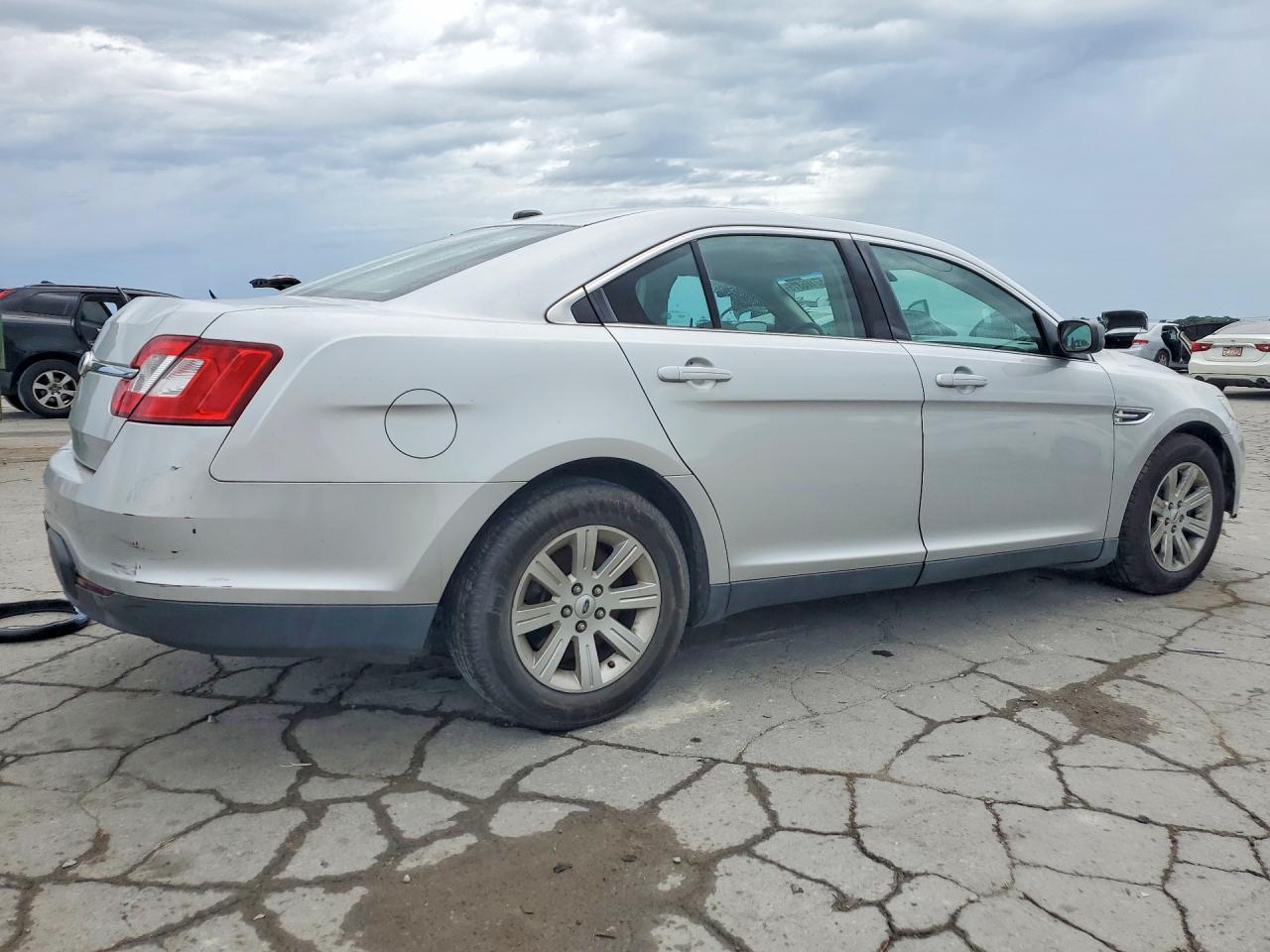 2011 Ford Taurus Se Silver vin: 1FAHP2DW5BG134916