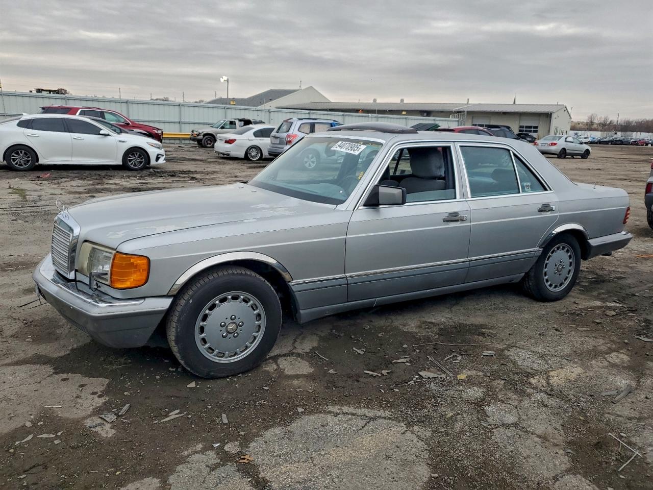 1990 Mercedes-benz 300 Se Silver vin: WDBCA24E7LA535514