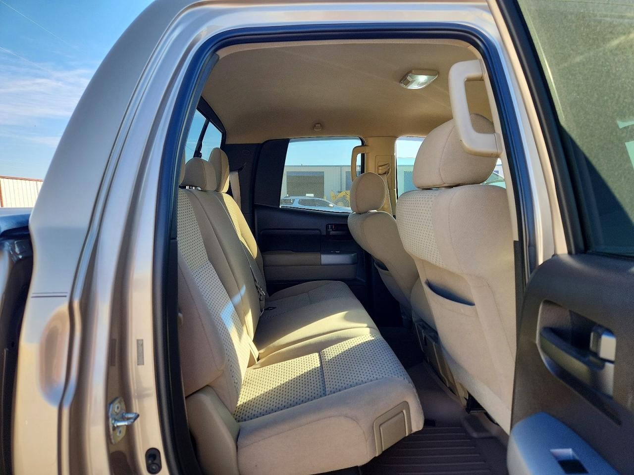 2007 Toyota Tundra Sr5 Золотой vin: 5TBRU54177S450353