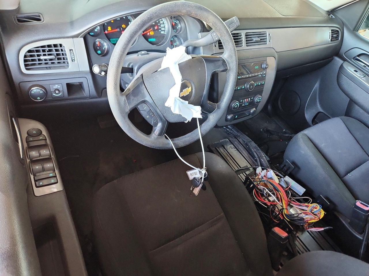 2012 Chevrolet Tahoe Police White vin: 1GNLC2E02CR300011