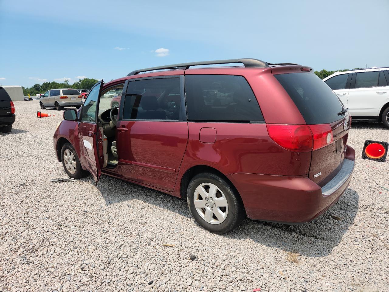 2006 Toyota Sienna Xle 7 Passenger Red vin: 5TDZA22C96S530447
