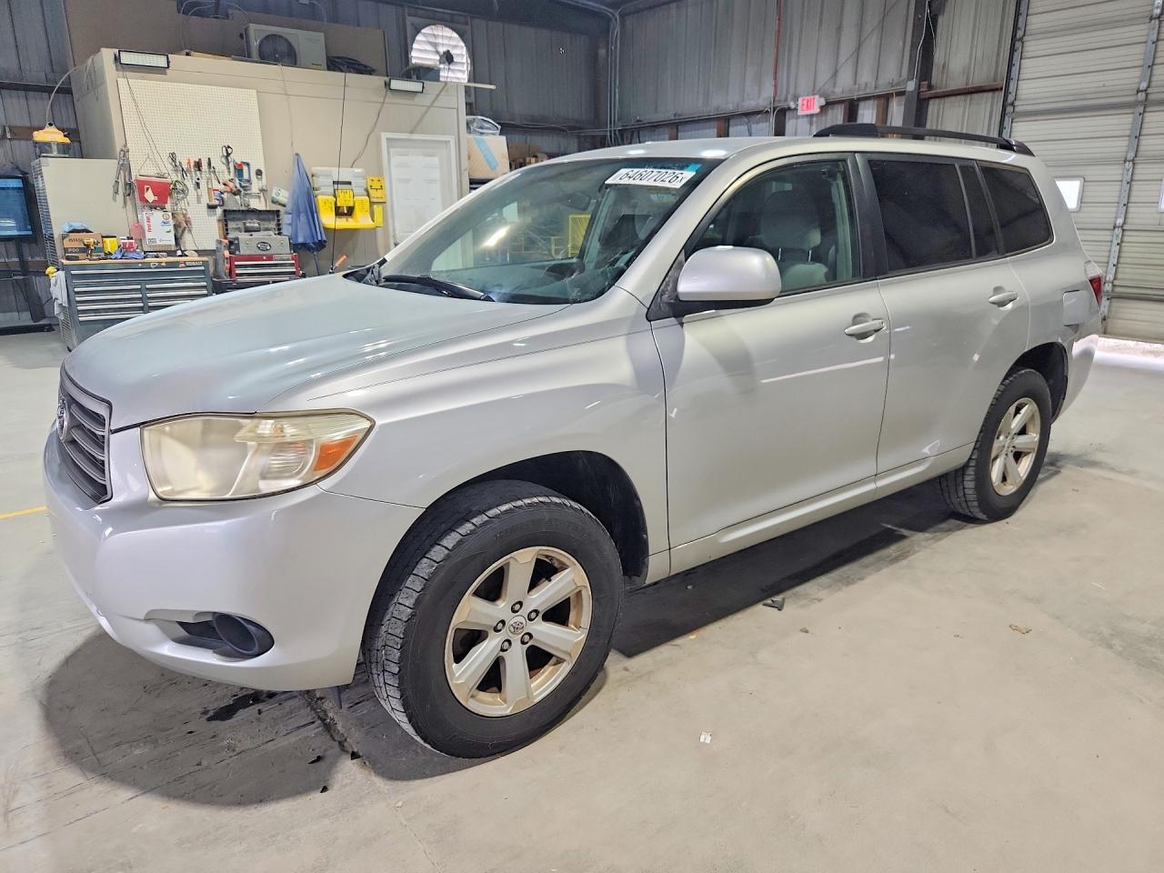 2009 Toyota Highlander Base Серебряный vin: JTEDA41A892002220