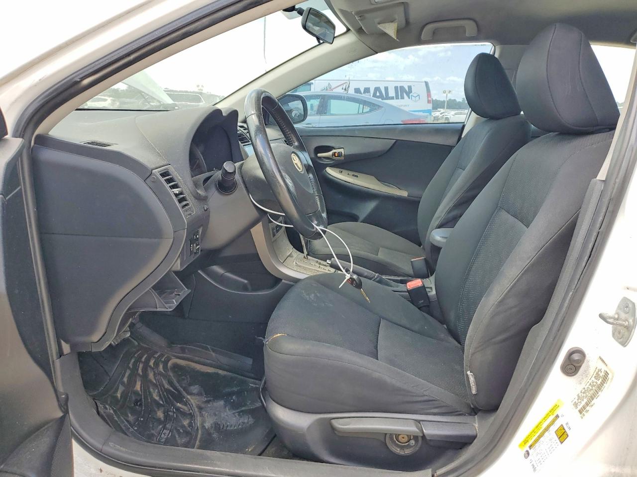 2010 Toyota Corolla S Белый vin: 1NXBU4EE1AZ204000