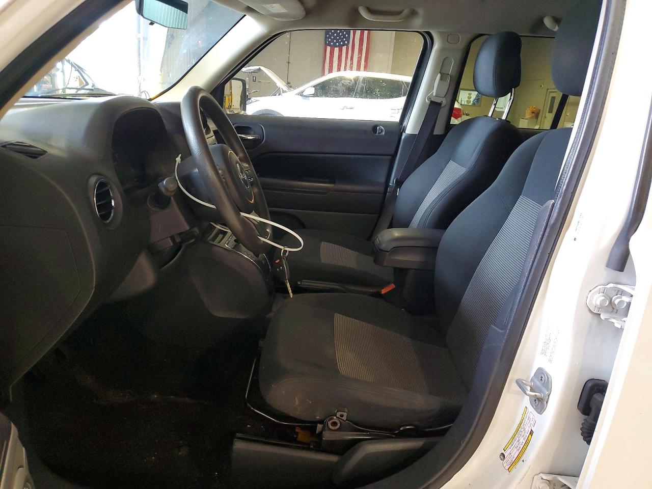 2011 Jeep Patriot Sport White vin: 1J4NT1GA4BD285647