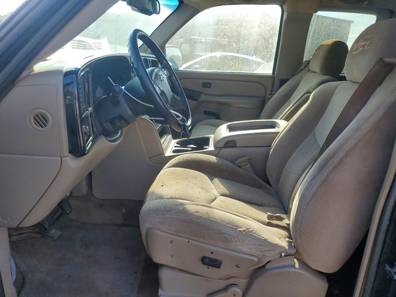 2004 Chevrolet Silverado C1500 Black vin: 2GCEC19T641141875