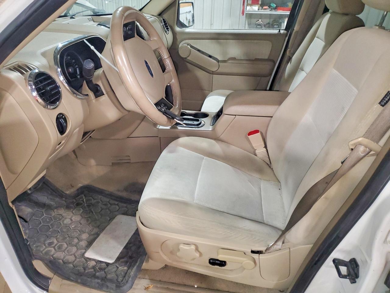 2008 Ford Explorer Xlt White vin: 1FMEU73E48UA93051