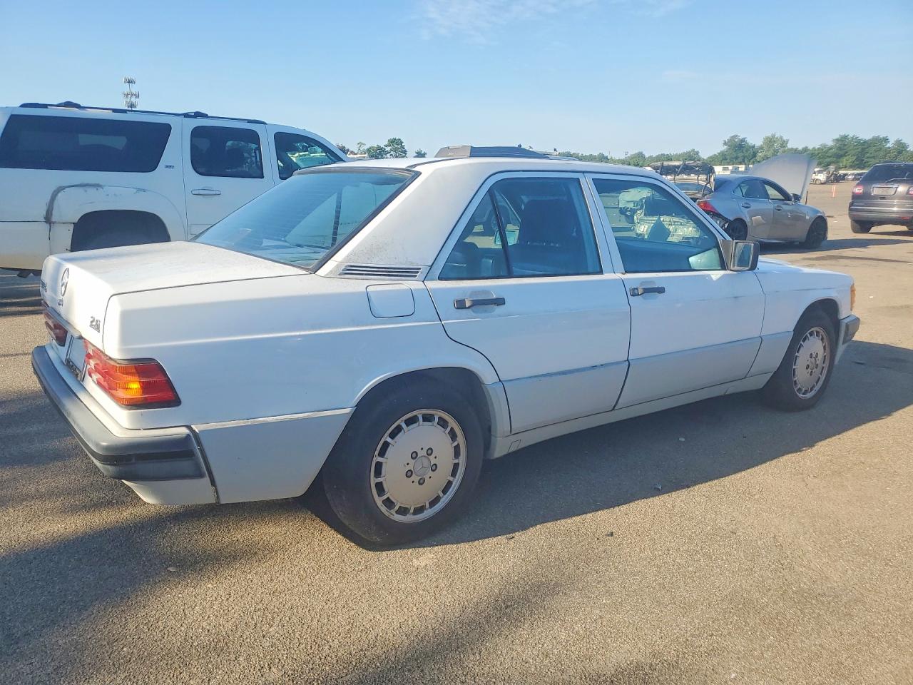 1989 Mercedes-benz 190 E 2.6 White vin: WDBDA29D2KF558348