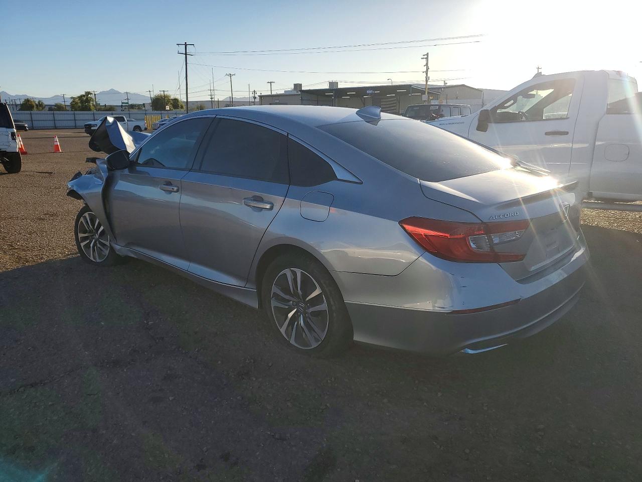 2019 Honda Accord Hybrid Silver vin: 1HGCV3F18KA010953