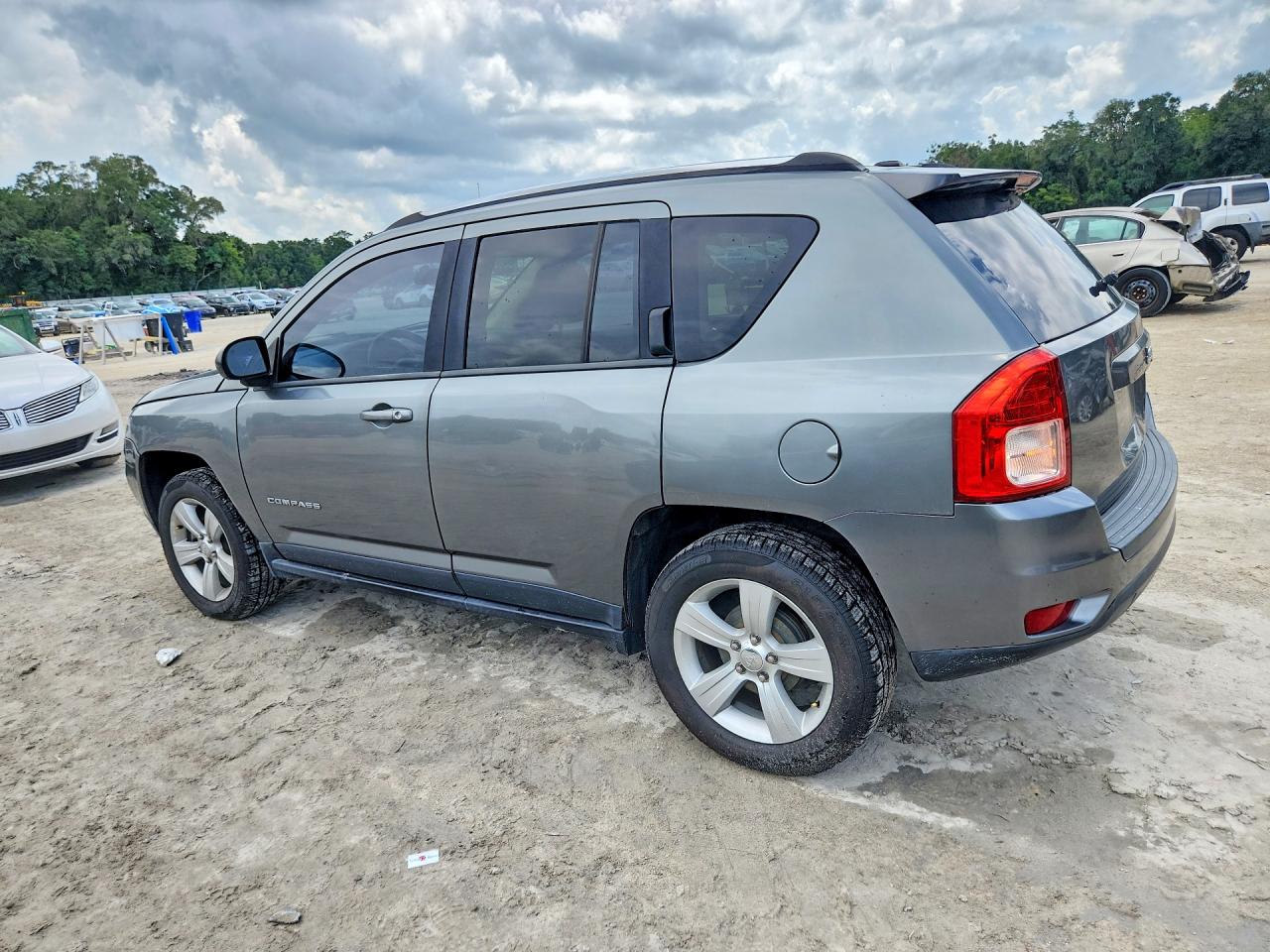 2013 Jeep Compass Latitude Серый vin: 1C4NJCEB3DD196982