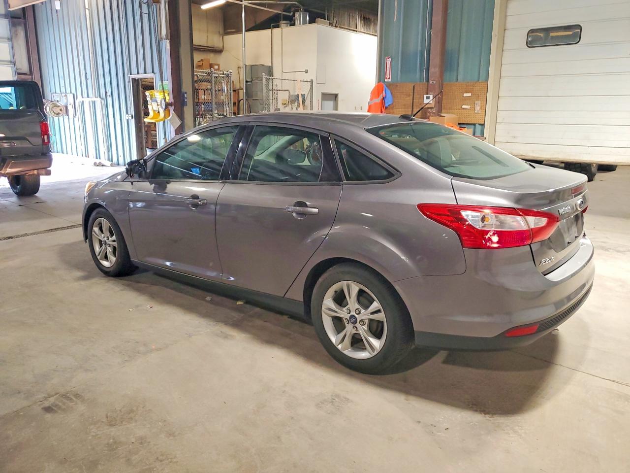 2014 Ford Focus Se Gray vin: 1FADP3F20EL228342