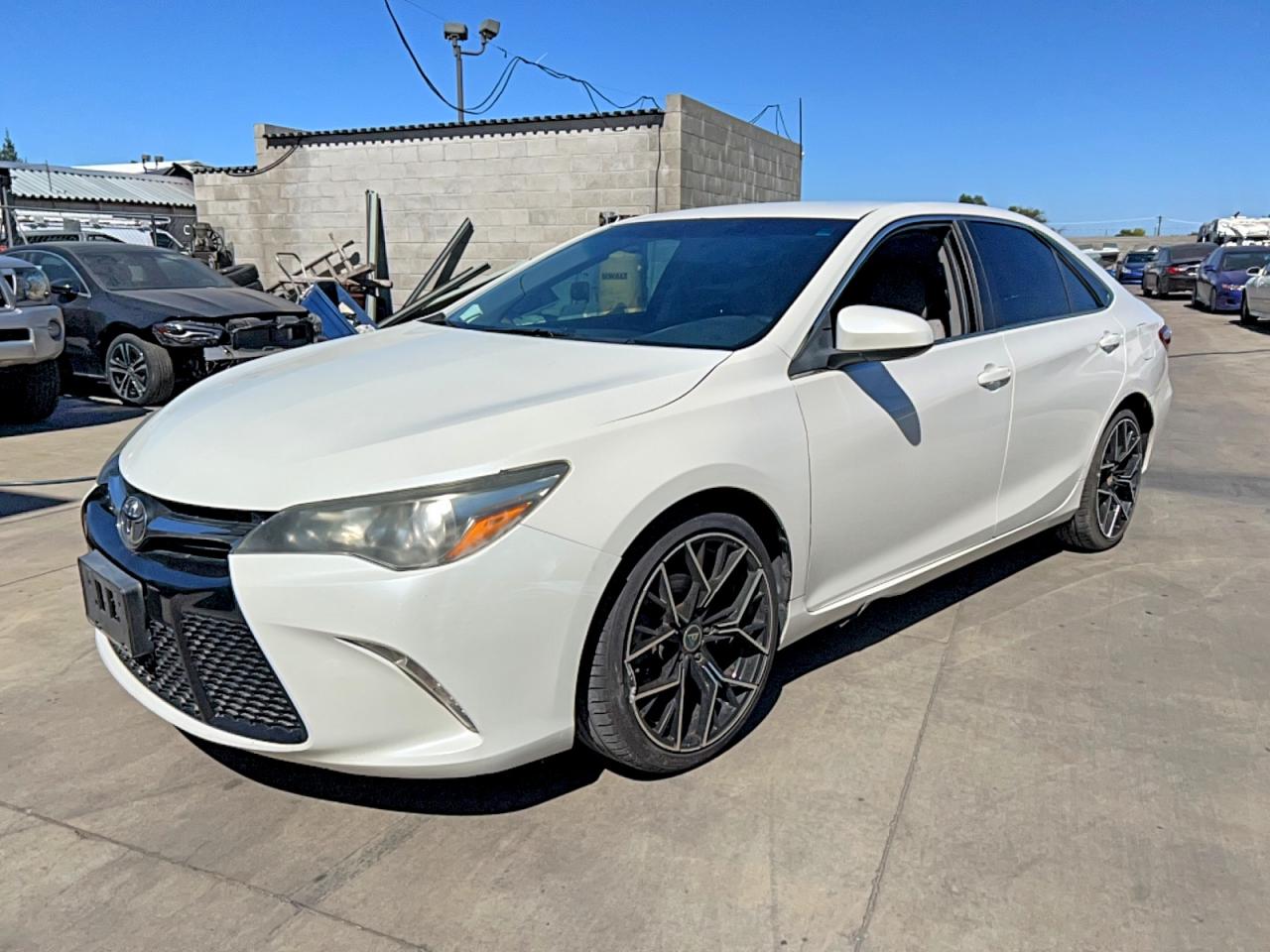 2015 Toyota Camry Se White vin: 4T1BF1FK1FU068987