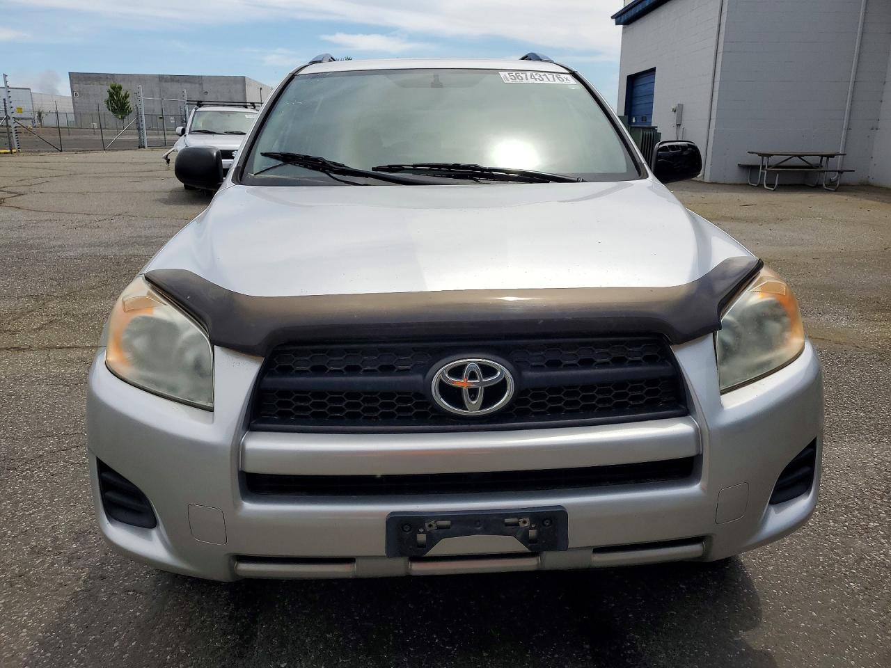 2009 Toyota Rav4 Base Silver vin: JTMBF33V995010042