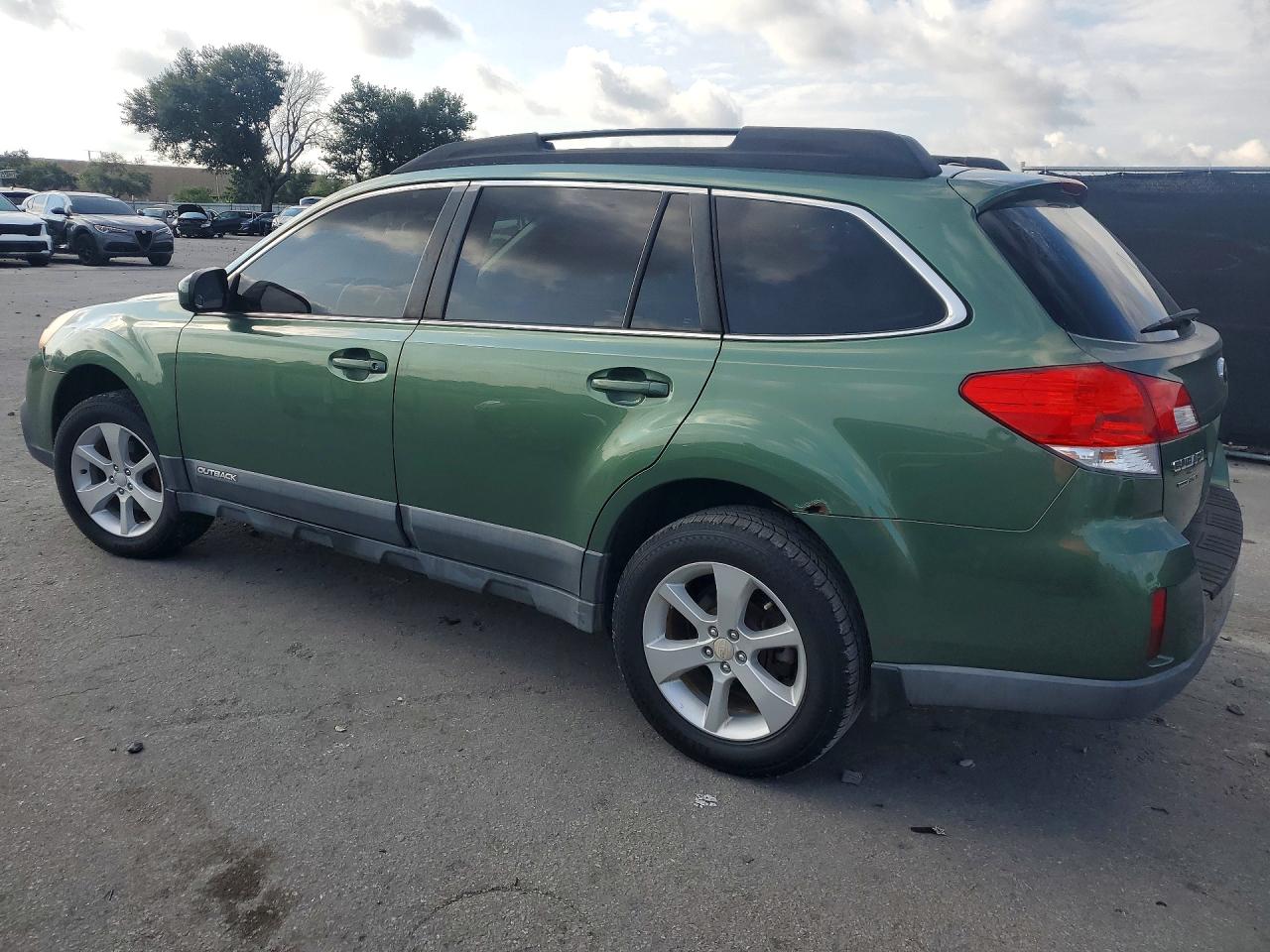 2013 Subaru Outback 2.5i Premium Green vin: 4S4BRCCC8D3264007