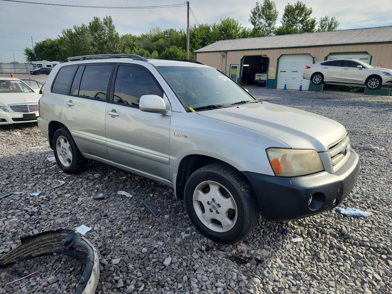 2005 Toyota Highlander Limited Серебряный vin: JTEEP21A050111400