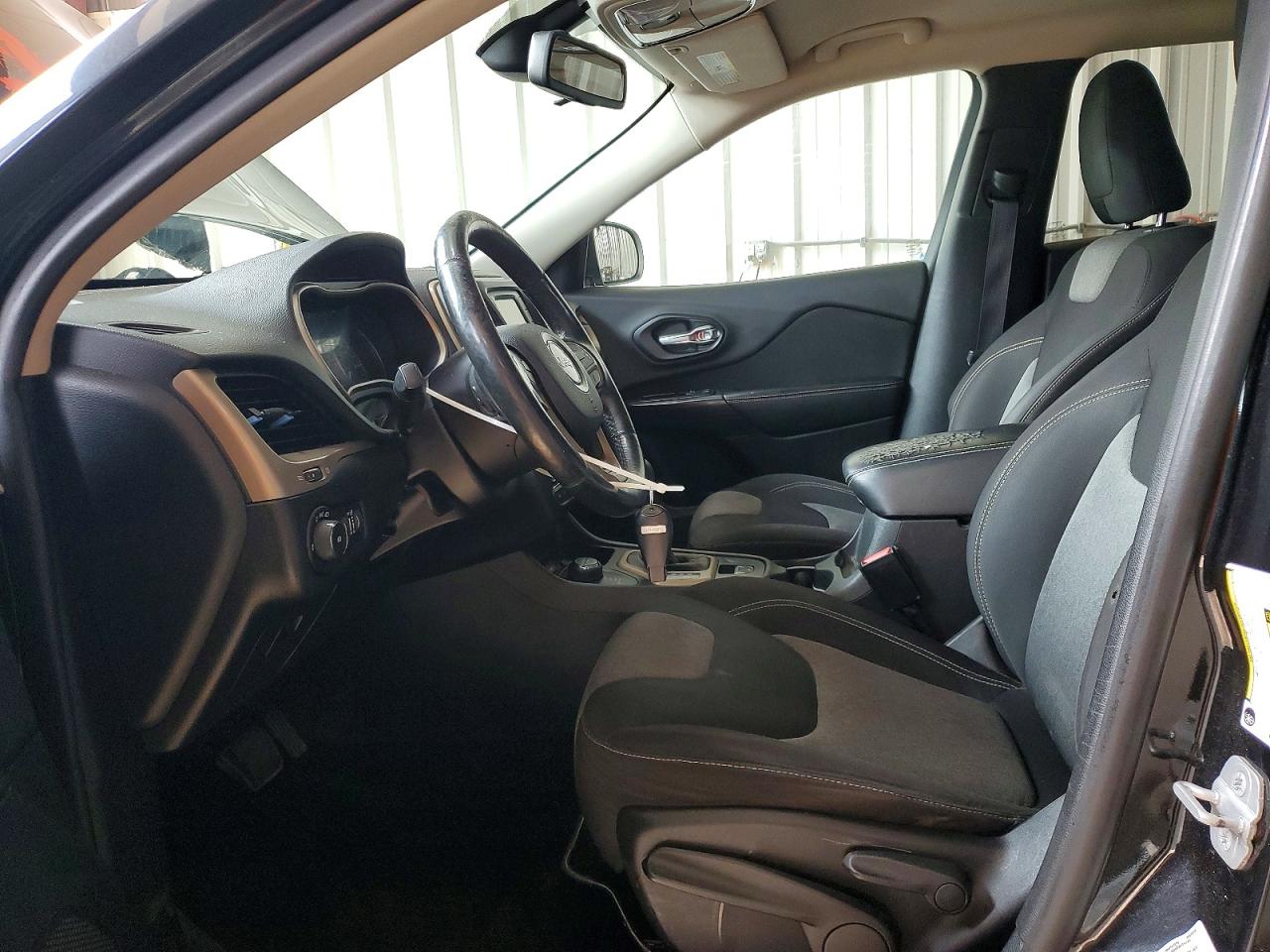 2014 Jeep Cherokee Latitude Черный vin: 1C4PJMCS3EW142704
