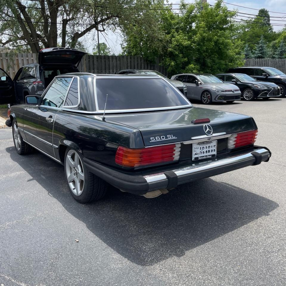 1988 Mercedes-benz 560 Sl Черный vin: WDBBA48D5JA084797