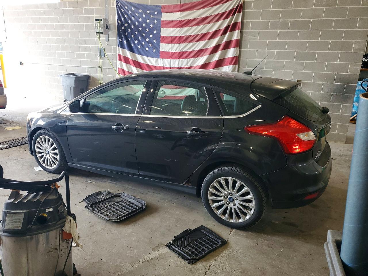 2012 Ford Focus Titanium Black vin: 1FAHP3N21CL154865