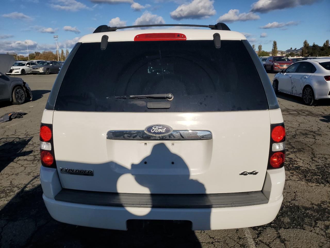 2010 Ford Explorer Xlt Белый vin: 1FMEU7DE3AUA86001