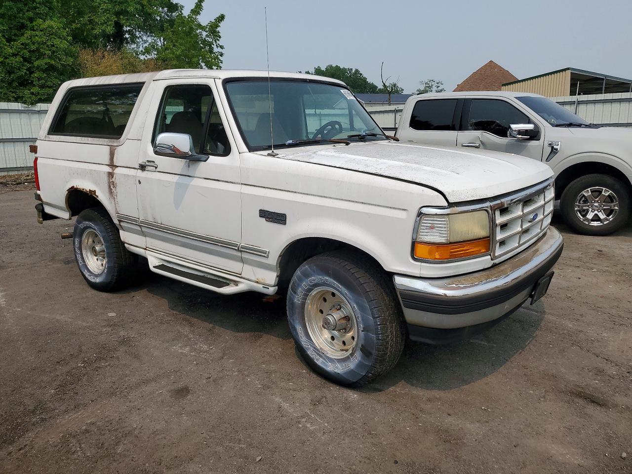 1995 Ford Bronco U100 White vin: 1FMEU15NXSLB15819