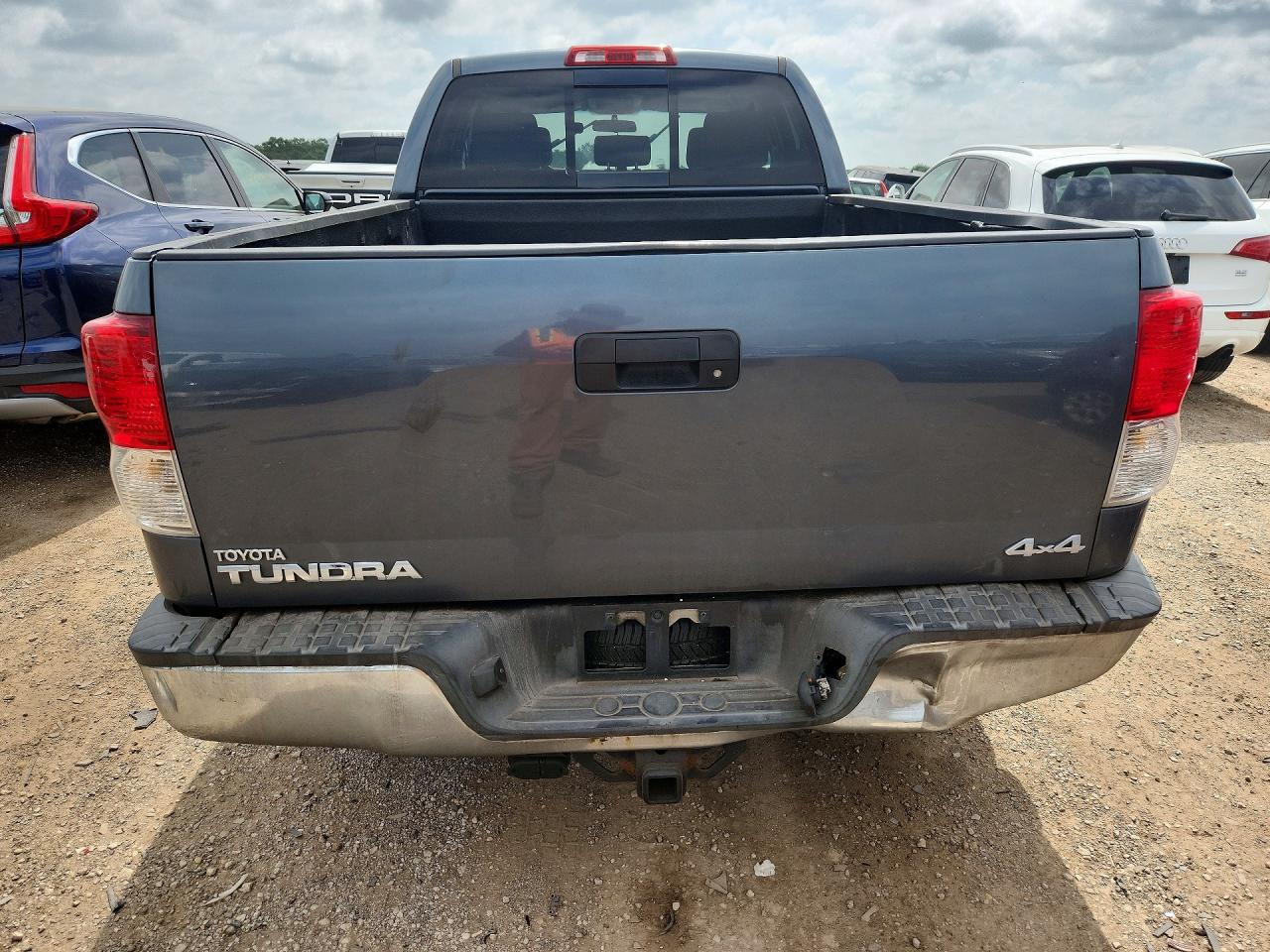 2010 Toyota Tundra Double Cab Sr5 Gray vin: 5TFUM5F10AX014427