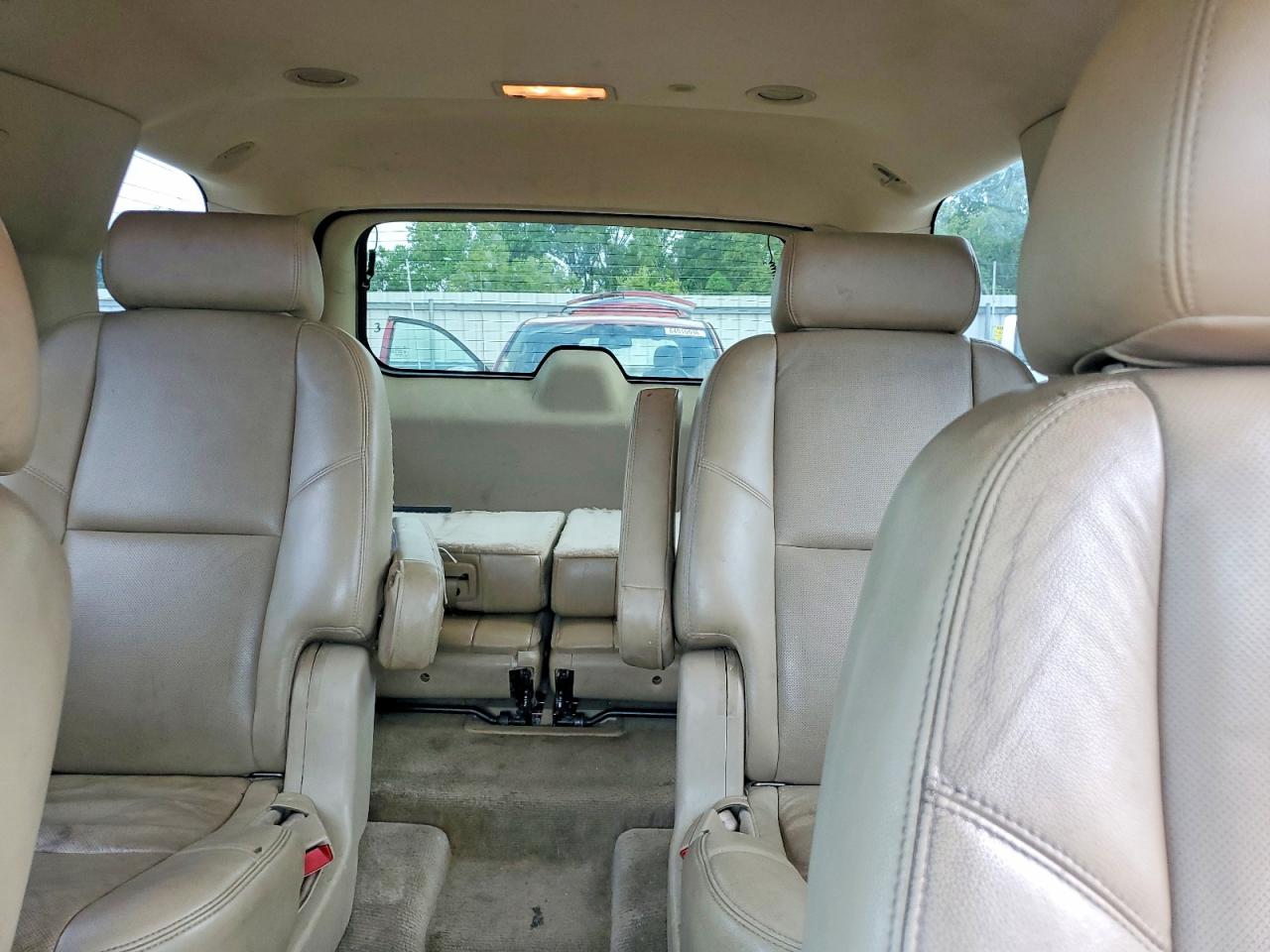 2010 Chevrolet Tahoe K1500 Ltz Burgundy vin: 1GNUKCE02AR105830